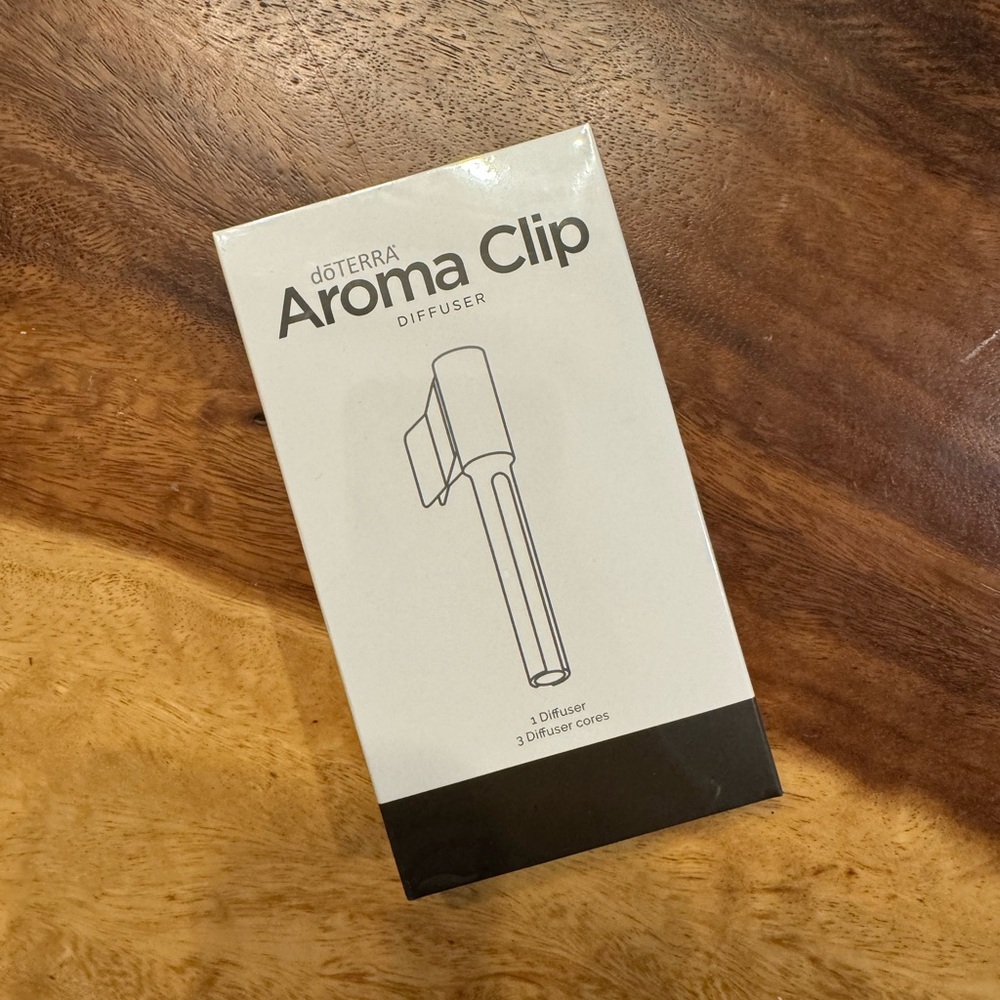 Doterra Aroma Clip Diffuser - Black and White